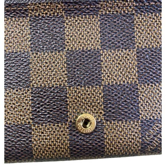 LV original wallet needs repair or repurpose please see pictures for condition - Picture 2 of 10